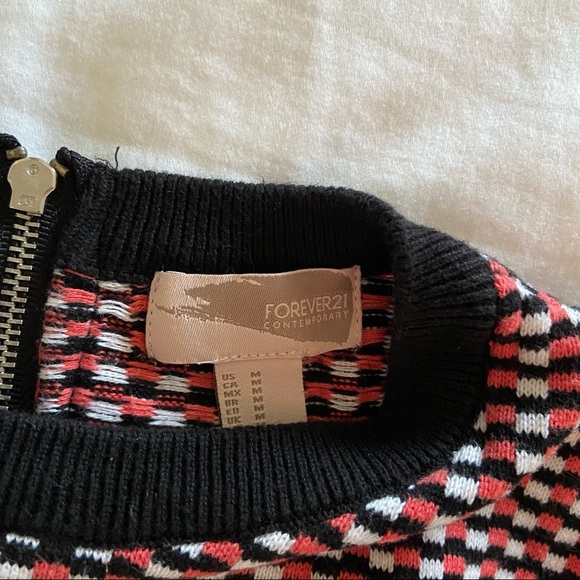 Knit Cropped Top - Picture 3 of 4